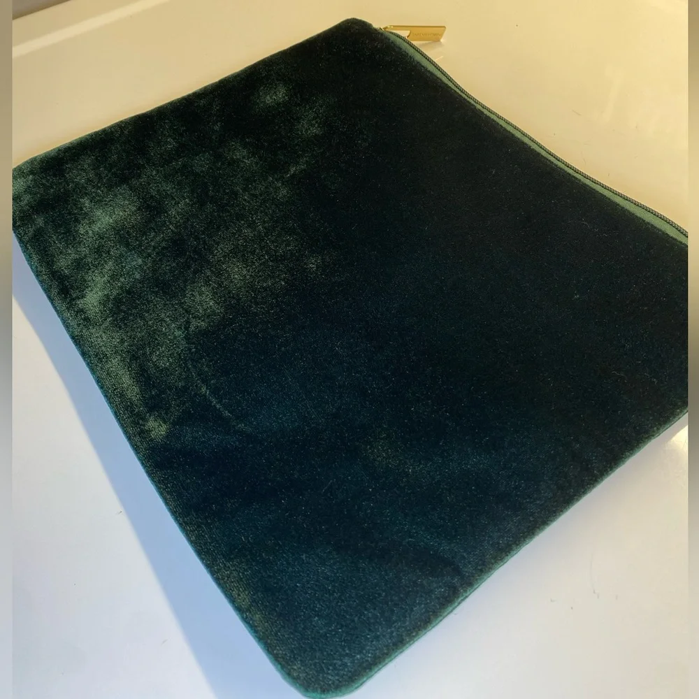 Tartan & Twine Emerald Green Velvet Makeup Cosmetic Bag - New‎ X